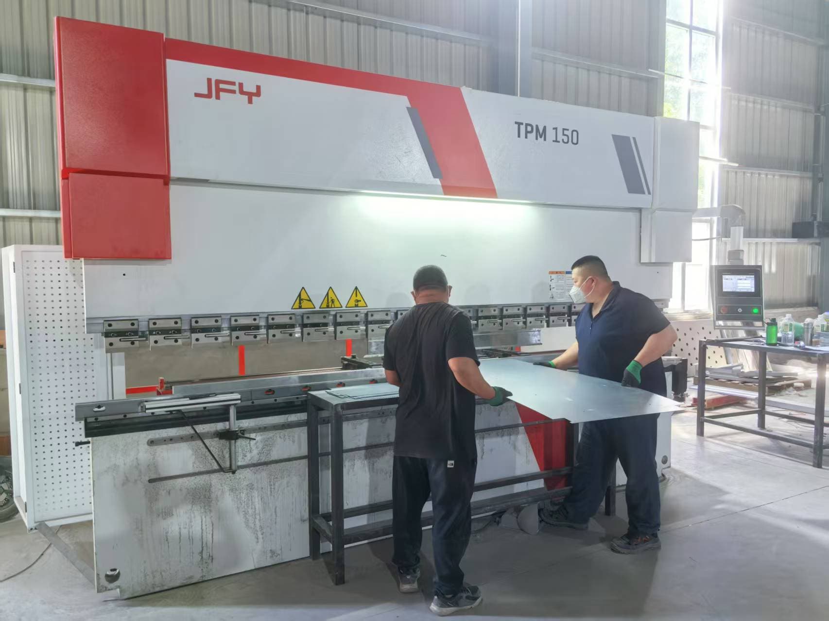 Introducción al proceso principal de producción de torres de refrigeración.